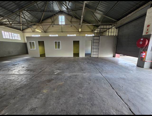 239M² WAREHOUSE TO LET IN CITY DEEP